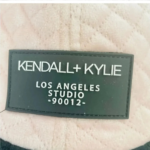 KENDALL + KYLIE PINK AND BLACK QUILTED VELOUR BASEBALL HAT O/S - Picture 6 of 14